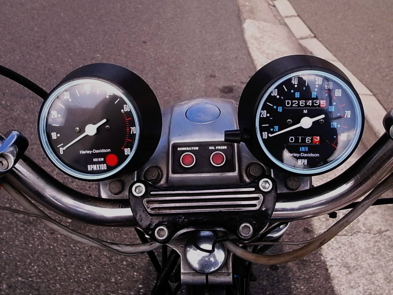 IRON SPORTSTER_b0160319_113731.jpg