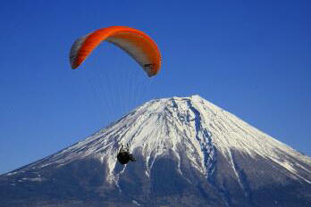 富士山とパラグライダー_a0188405_21244029.jpg