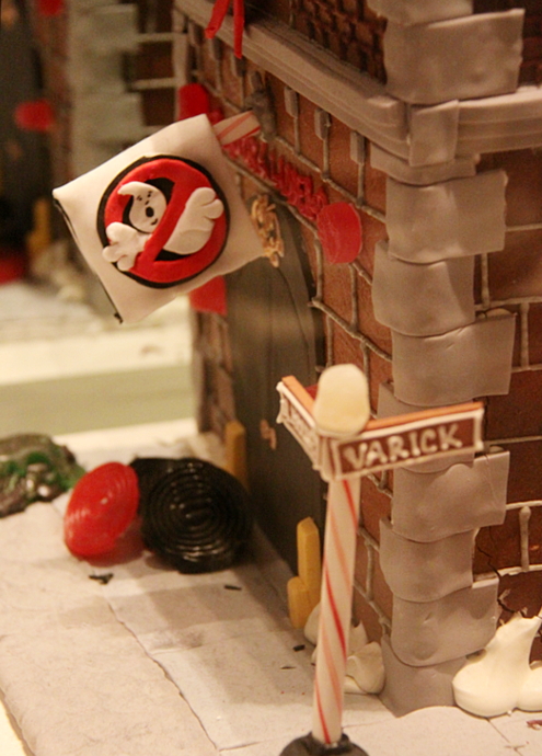 ニューヨーク映画のワンシーンをお菓子で再現！ Gingerbread Extravaganza_b0007805_1543149.jpg