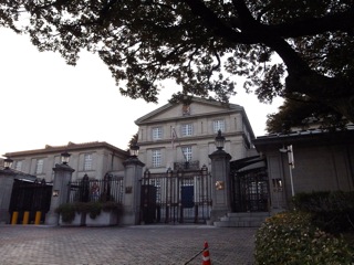 正月気分の残る街角。_d0057843_1952662.jpg