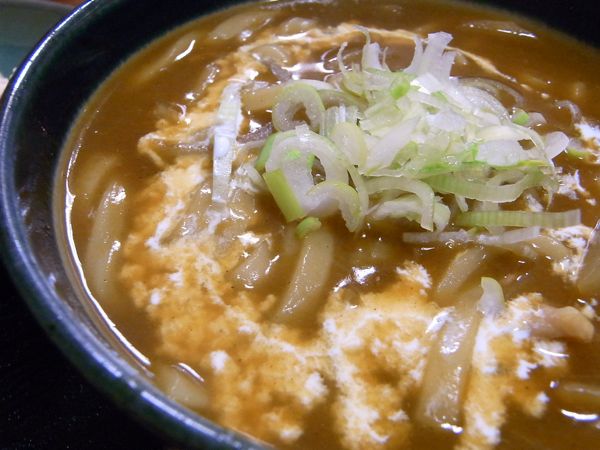 初詣の後は、あったかいカレーうどんで、暖まりマンボ！　浅草　はまなす_b0098884_11361481.jpg