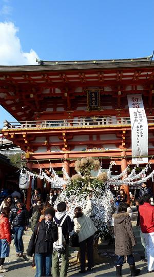 生田神社、今日もいっぱい_b0051598_2258984.jpg