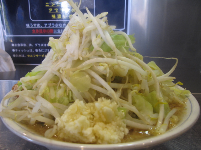 らーめん 大 大久保店の「らーめん」（にんにくあり、野菜多め）￥600@新宿_b0042308_23473373.jpg