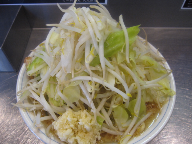 らーめん 大 大久保店の「らーめん」（にんにくあり、野菜多め）￥600@新宿_b0042308_23482767.jpg