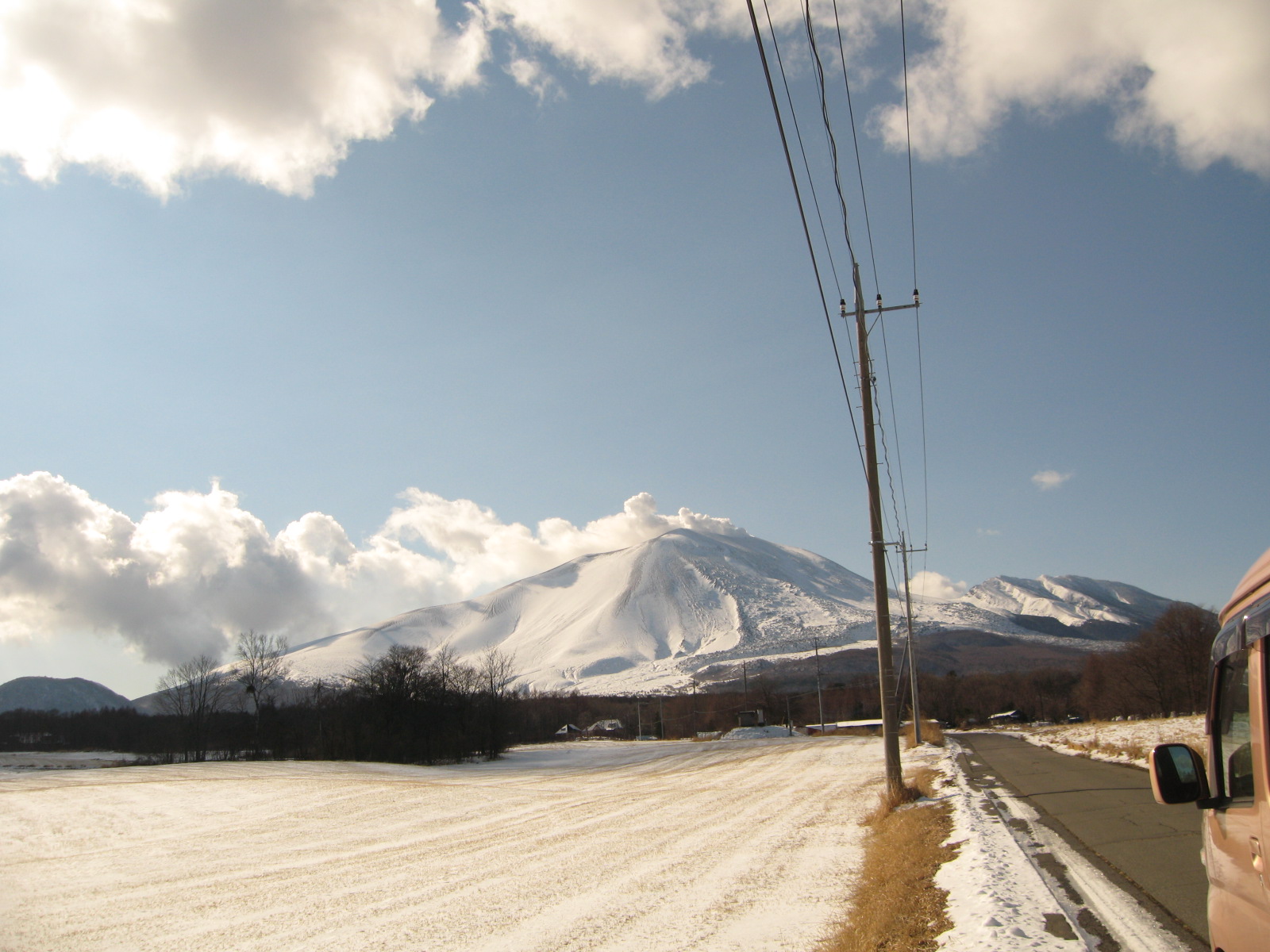 浅間山と雪原_f0146620_1714348.jpg