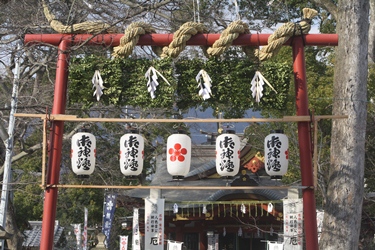 近所の 『綱敷天満神社』 へ_f0161543_1044060.jpg