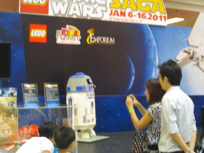 レゴはタイでも大人気_b0100062_13493857.jpg