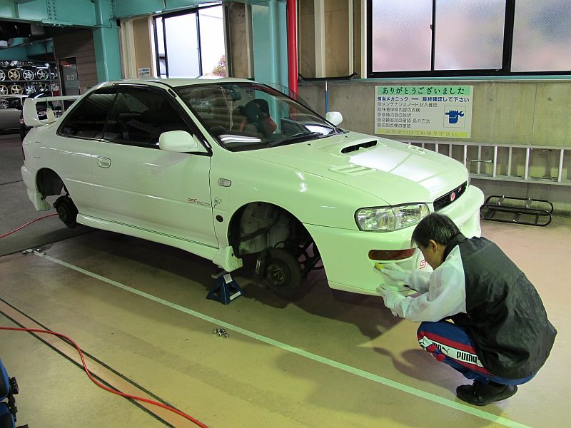 二式水上戦闘機とGC8型インプレッサ_f0076731_1759389.jpg