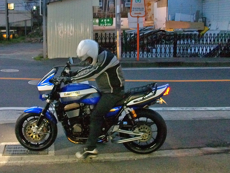 ZRX1200Rのタイヤをピレリー ロッソコルサに交換♪_c0086965_20101677.jpg