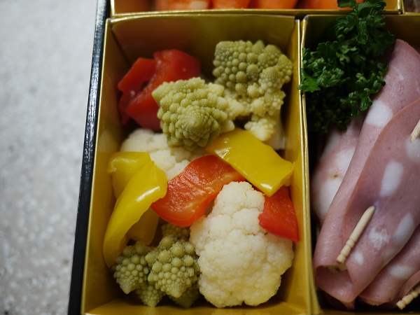 2011年おせちの内容をご紹介いたします_f0134268_1954246.jpg