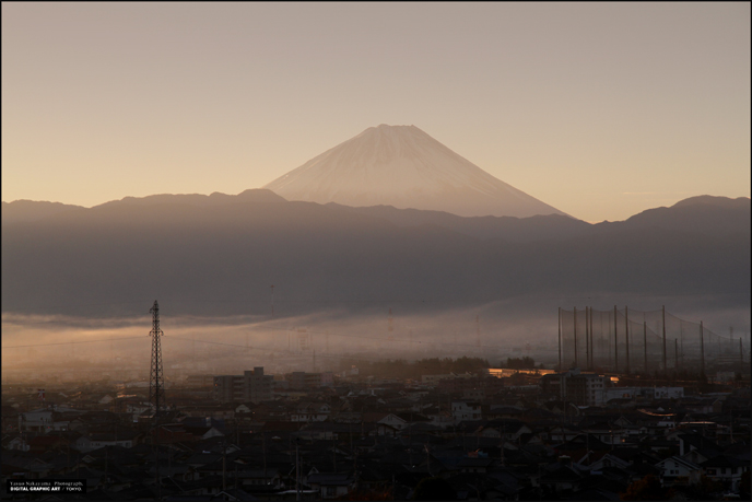 朝日に映える甲府盆地・富士_d0013329_23361817.jpg