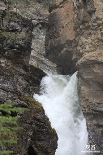 075 Johnston Canyon ~肝心なところはやっぱり雨~_c0211532_1820637.jpg