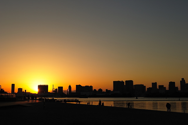 お台場海浜公園 ~夕陽からブルーモーメント~_f0222161_17532314.jpg