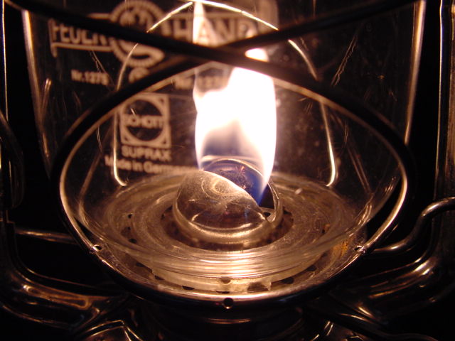 FEUER HAND LANTERNの綿芯をCFに交換_f0113727_9205688.jpg