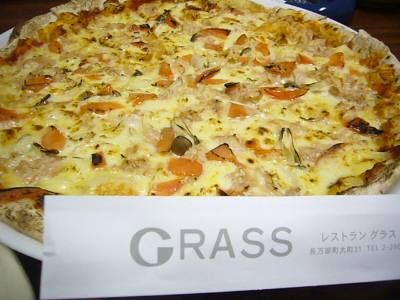 GRASSさんのピザ_d0164343_20122624.jpg