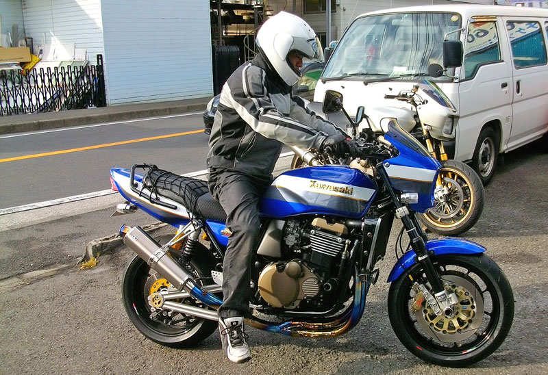 ZRX1200Rのタイヤをピレリー ロッソコルサに交換♪_a0171958_17413150.jpg