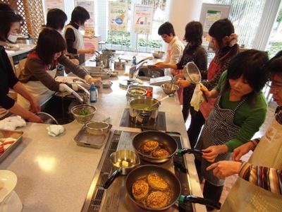 東予の地産地消料理教室（西条市の保護者編）_e0197164_8455275.jpg