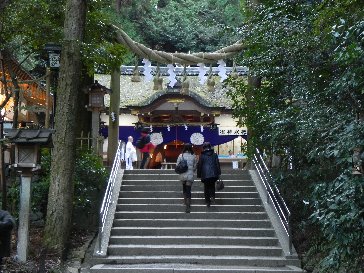 京都奈良怪異落穂拾い(4)三輪山周辺、箸墓_b0116271_16501489.jpg