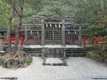 京都奈良怪異落穂拾い(4)三輪山周辺、箸墓_b0116271_1650185.jpg