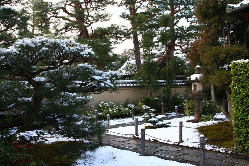 淡雪の大徳寺 －瑞峯院－_b0169330_2358132.jpg