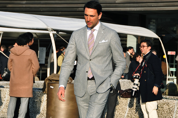 Pitti Uomo 2011 Street Style _a0118453_20434036.jpg