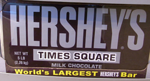 NYにあるハーシーズ・チョコの専門店　Hershey\'s Times Square_b0007805_2181255.jpg