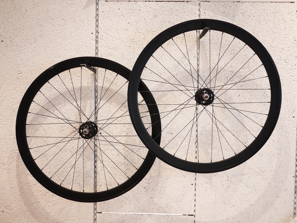 H PLUS SON -SUPER LITE COMPLETE WHEEL SET MAT BLACK H PLUS SON -SUPER LITE COMPLETE WHEEL SET MAT BLACK