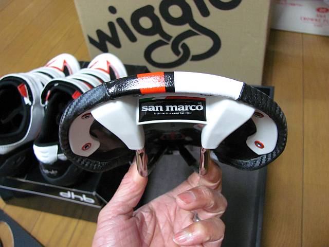 Wiggleから『お正月セール』の荷物が到着！（嬉）_d0036883_11354611.jpg