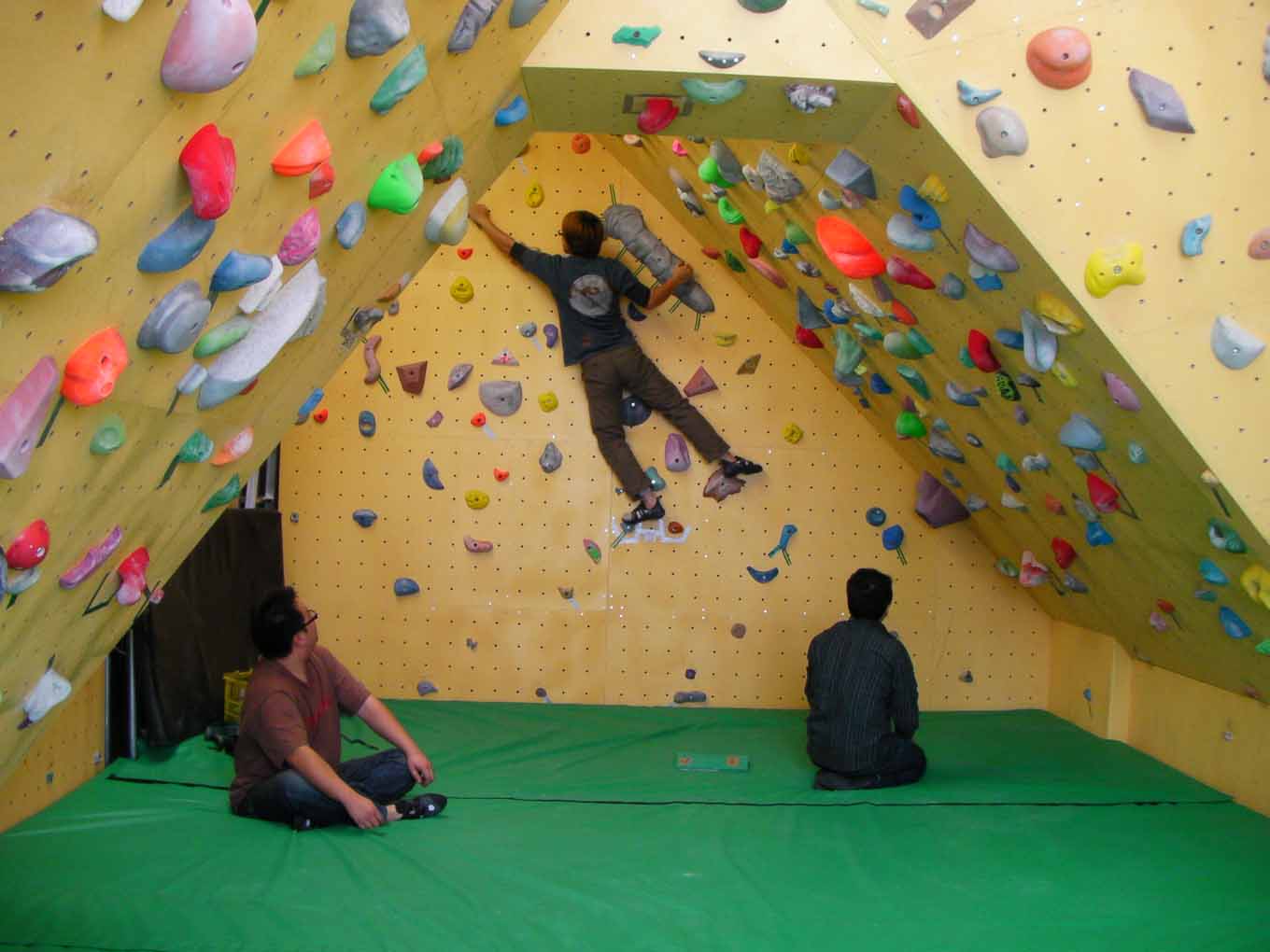 ハヤウチマンウオール、オープンしました！！