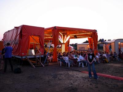 e0038811_65487.jpg