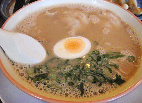 幻の黒とんこつラーメン・・・_f0056567_17245319.jpg