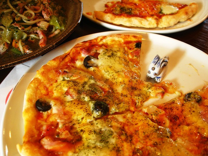 ＰＩＺＺＡを食べにＤＩＡ へ・・_b0087077_23114062.jpg