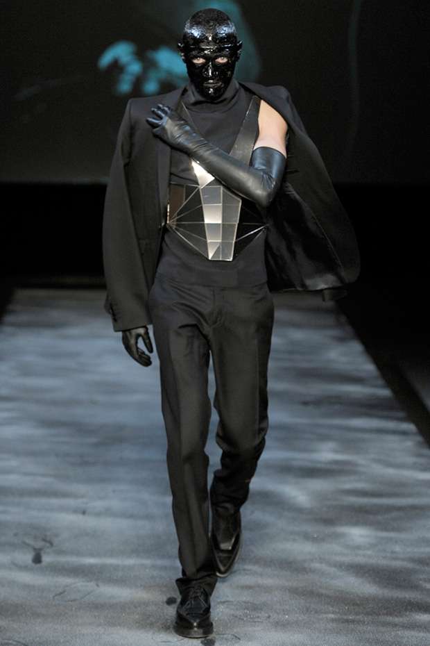 Mugler 2011 Fall/Winter Collection _a0118453_19333029.jpg