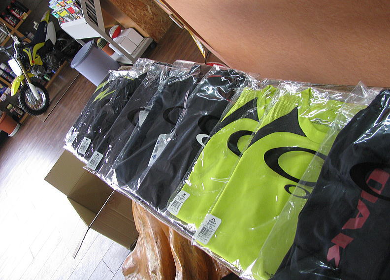 OAKLEYアパレル _f0178858_19402886.jpg