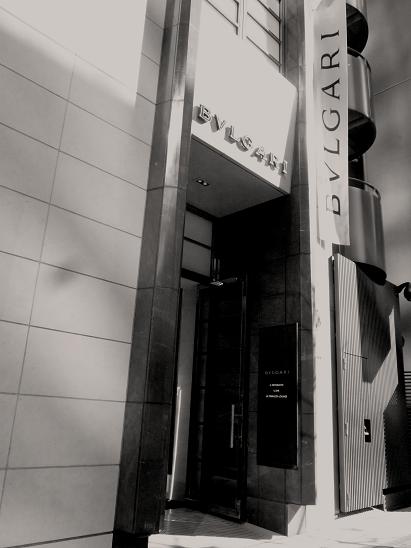 < The Lounge >_f0155808_9314342.jpg