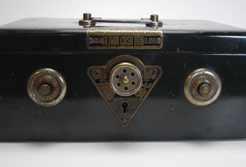 古いヴィンテージ 金庫 楽天市場】【ふるさと納税】古典金庫 ゴールドセーフ S-1 金庫