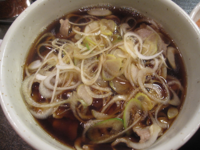 小平うどんの「肉増しうどん600g」¥950@聖蹟桜ヶ丘_b0042308_2333755.jpg