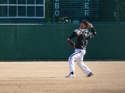 ロッテ自主トレ(1月19日)・・・荻野よ、ゆっくりでいい_b0166128_1531356.jpg