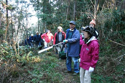 1/22六国見山森林公園の手入れの様子（撮影：島村国治）_c0014967_23213311.jpg