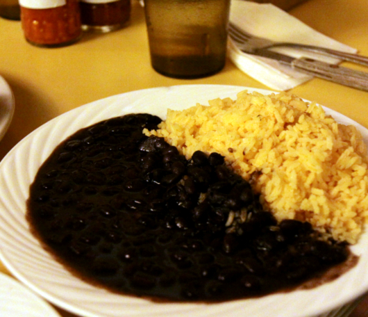 NYで南米を食べる-豆屋こと”LA TAZA DE ORO”_b0007805_15264851.jpg