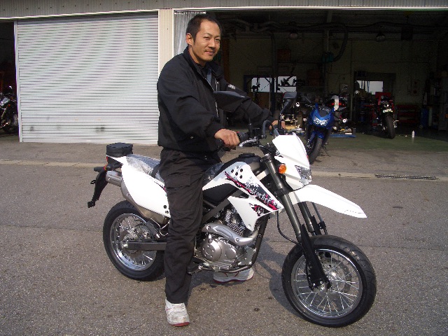 Dトラ125 NEWカラー_a0169121_11421142.jpg
