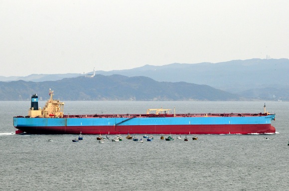 VLCC“MAERSK HAKATA” _e0158925_23161420.jpg