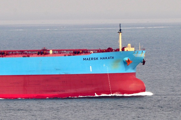 VLCC“MAERSK HAKATA” _e0158925_2373687.jpg