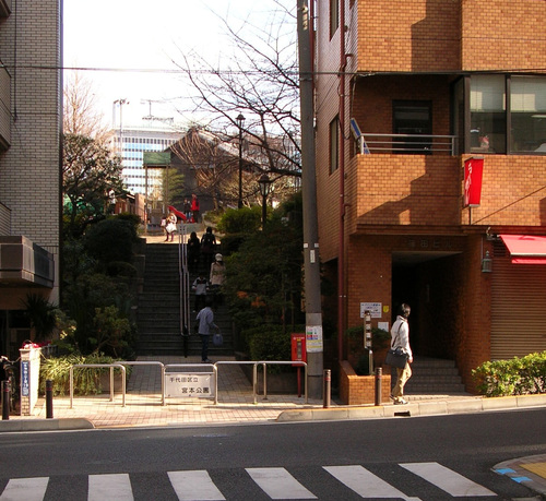 銀座→御茶の水 事務所 シナ合板 目透かし_e0127948_1856494.jpg