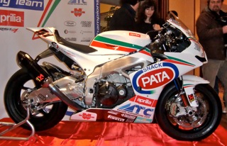 PATA RACING  Aprilia RSV4 Nitro Special Machine_d0026278_6351641.jpg