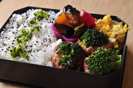 ブロッコリー肉団子のお弁当_b0171098_9283431.jpg