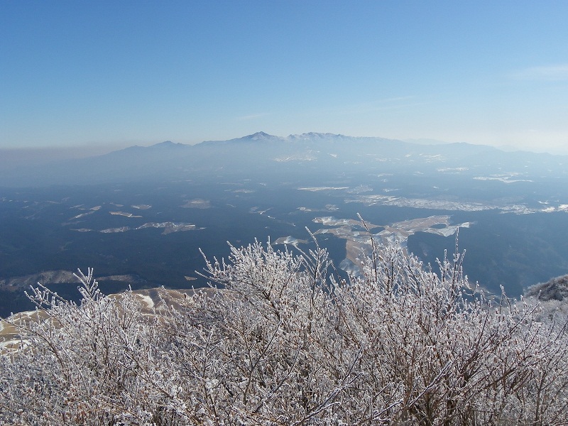 霧氷の花咲く根子岳東峰神々のおわす世界。_f0016066_22593198.jpg