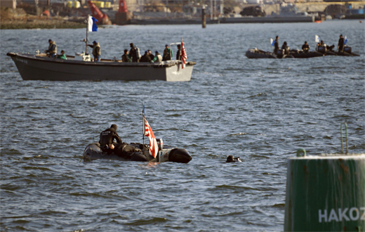 『YOKOSUKA軍港めぐり』JMSDF SUPER INDUSTRIAL DIVERS（速報）_e0150566_042643.jpg