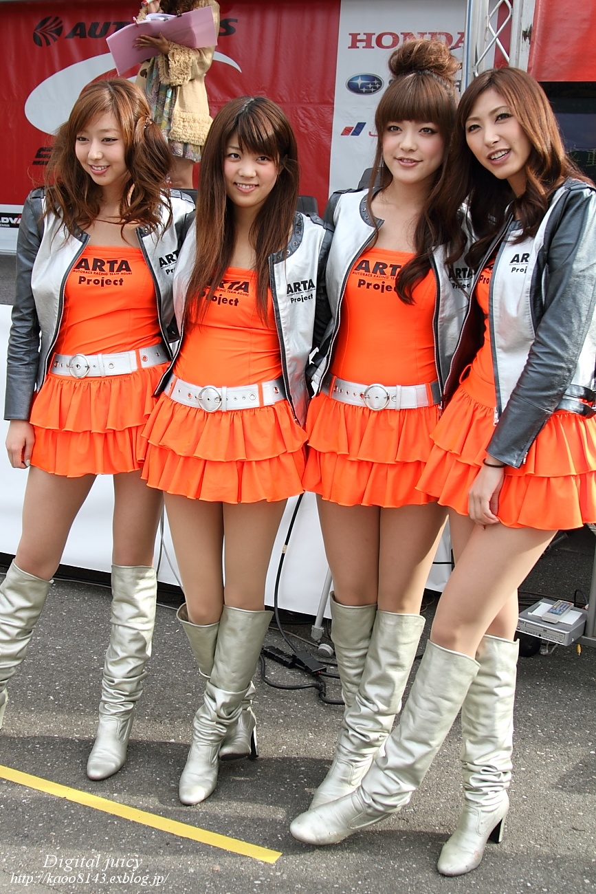 宇井小百合 さん、村上まりな さん、永井麻央 さん、長谷川ゆりや さん(ARTA GALS) Digital juicy