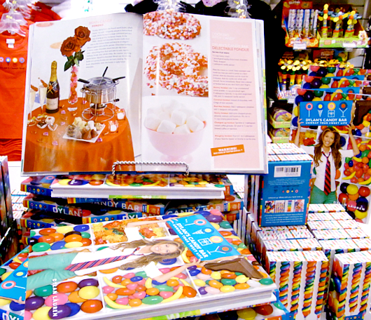 バレンタイン前のNYにあるお菓子の国、ディランズ・キャンディー・バー（Dylan\'s Candy Bar）_b0007805_013789.jpg